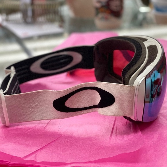 Flight Deck™ XM Snow Goggles + Spare Lens - Picture 5 of 7